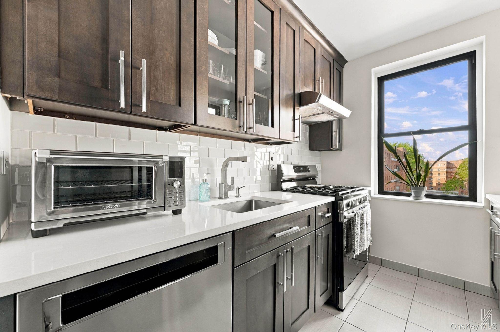 88-09 Northern Boulevard, Unit 506 photo 16