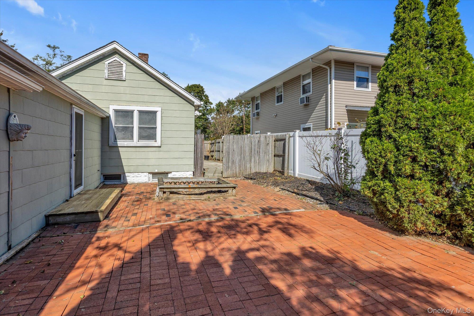 8 Rockne Street – For Sale photo 17