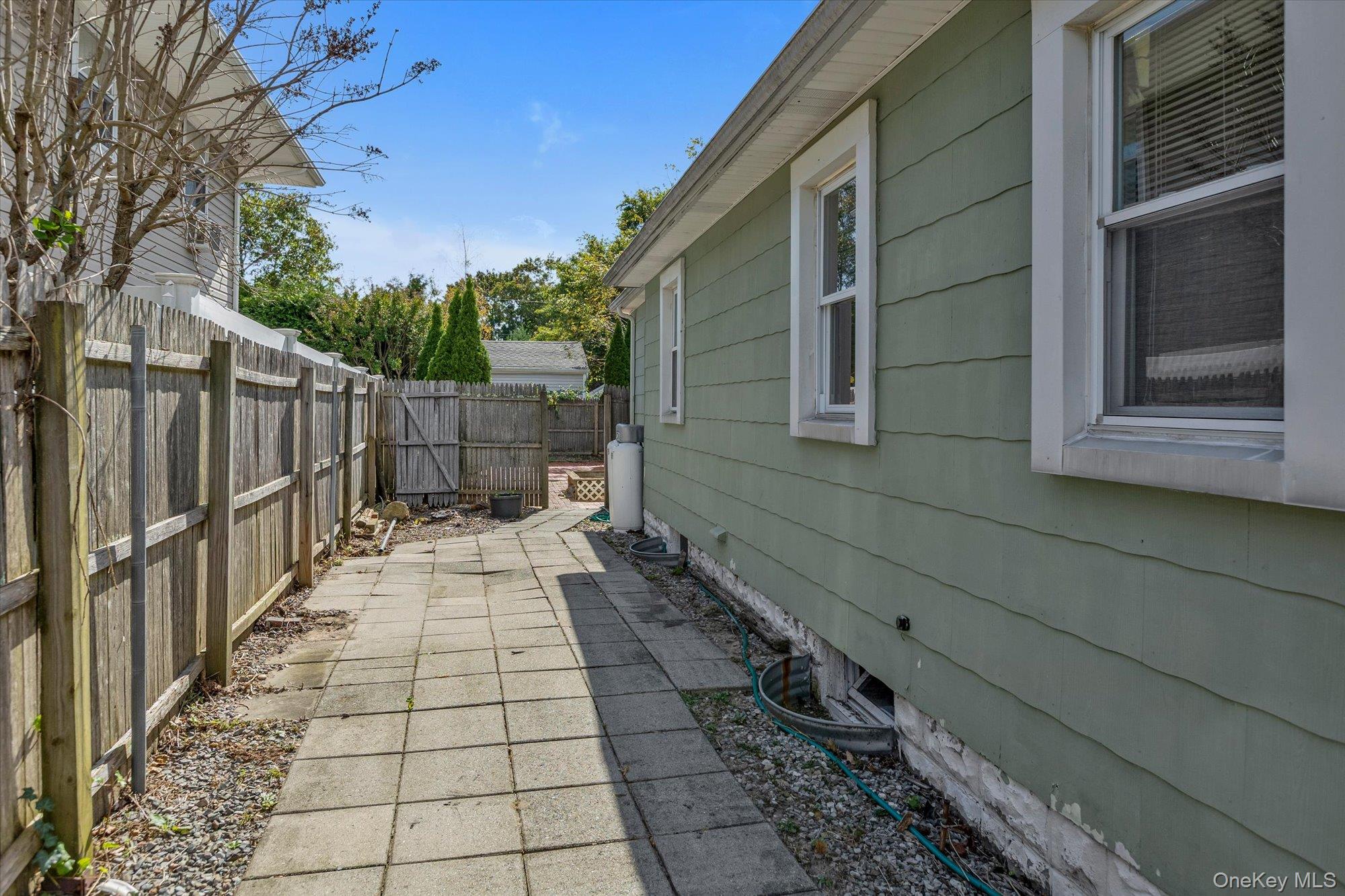 8 Rockne Street – For Sale photo 18