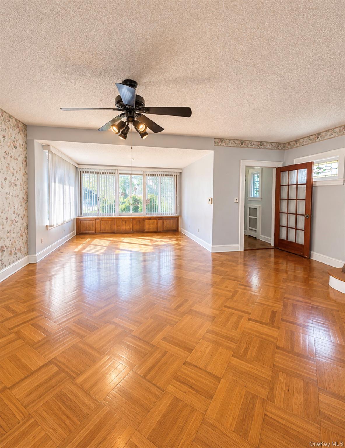 3058 Avenue R – For Sale