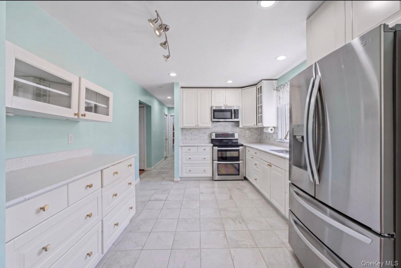 18 Magic Mountain Drive – For Sale