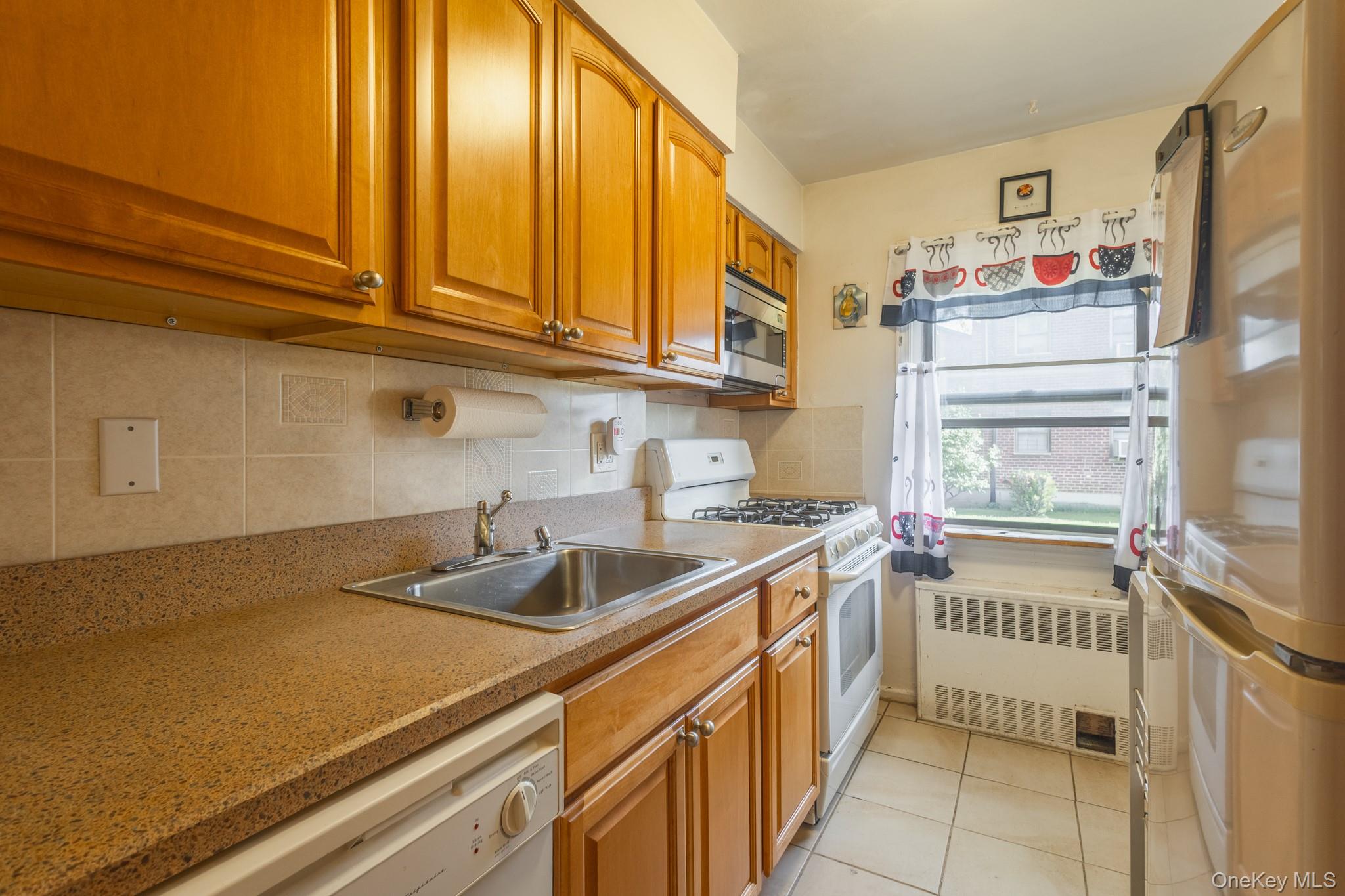 196-16 67th Avenue, Unit 1 photo 9