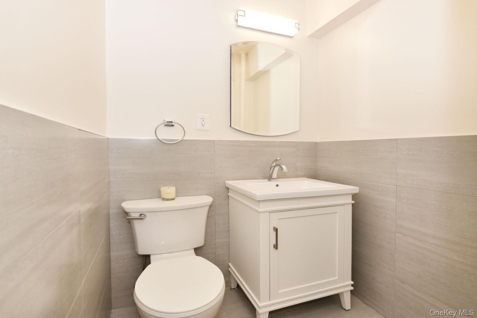 64-11 99 Street, Unit 418 photo 11