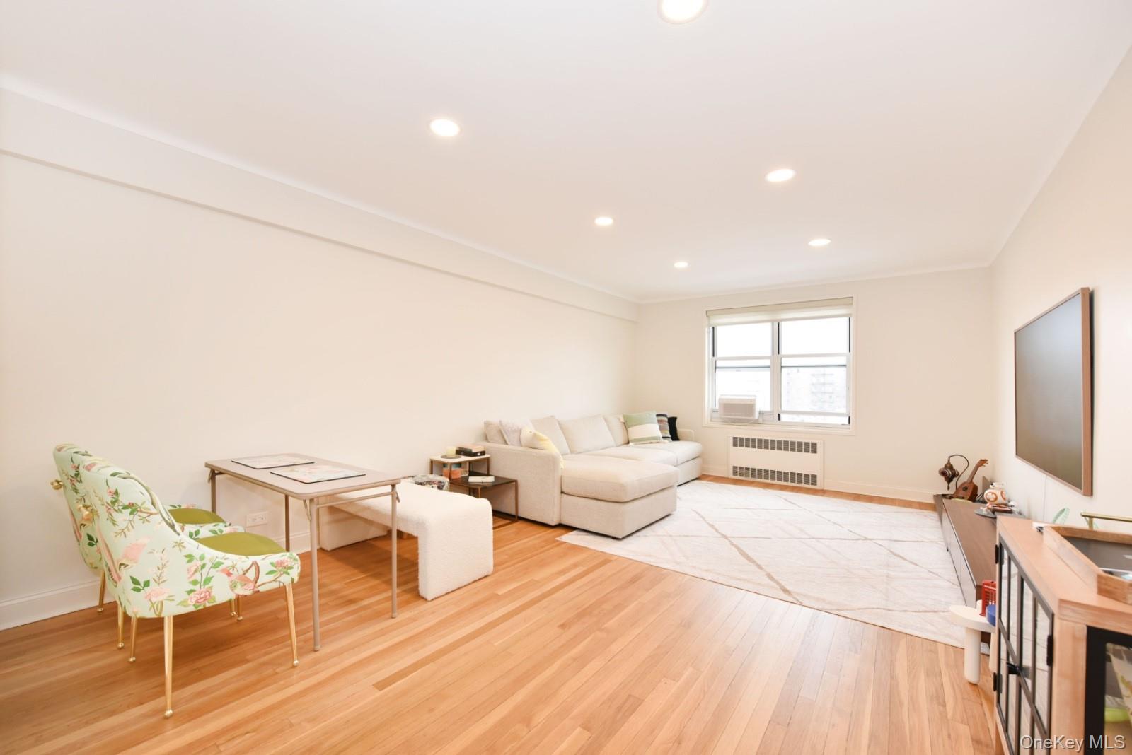 64-11 99 Street, Unit 418 photo 3