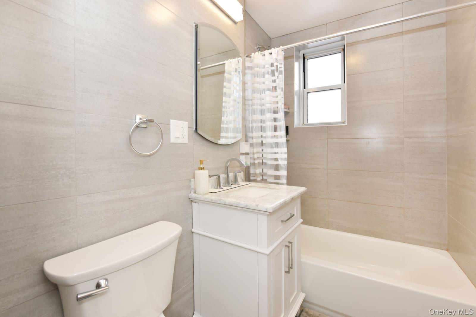 64-11 99 Street, Unit 418 photo 10