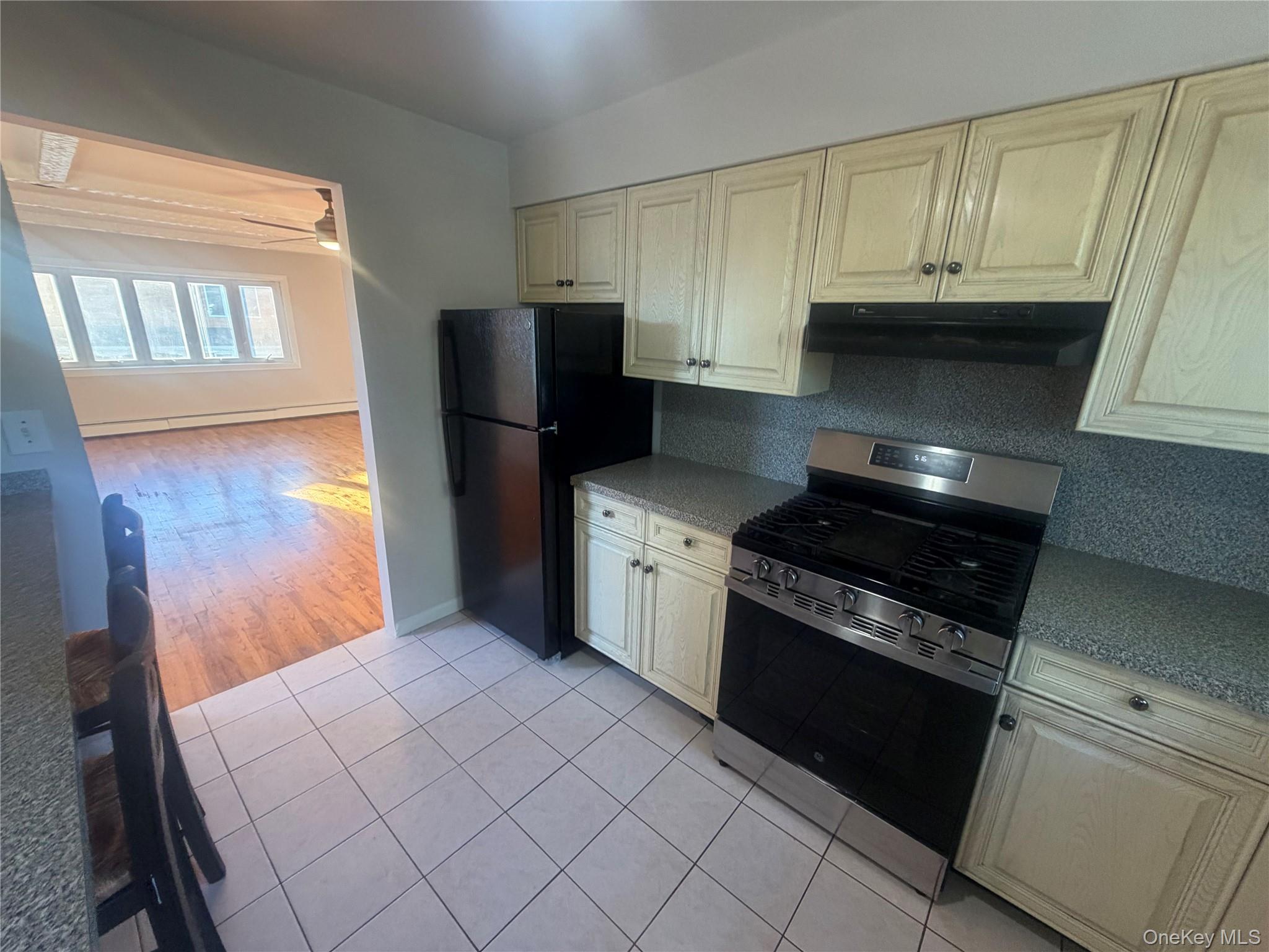 325 Glenbrook Avenue, Unit 2 photo 4