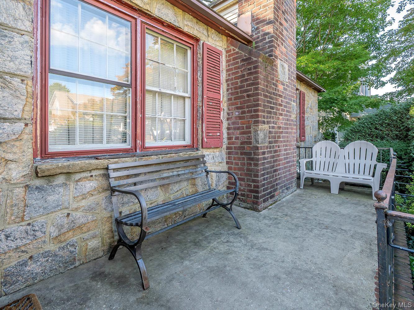 19 Plymouth Drive S – For Sale photo 5