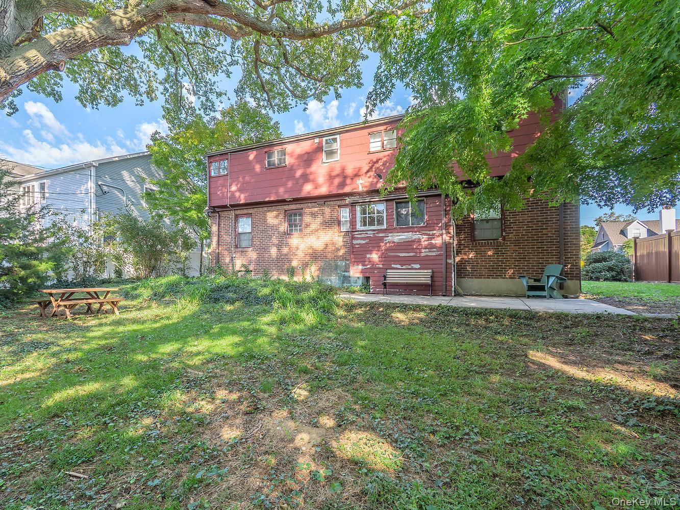 19 Plymouth Drive S – For Sale photo 6