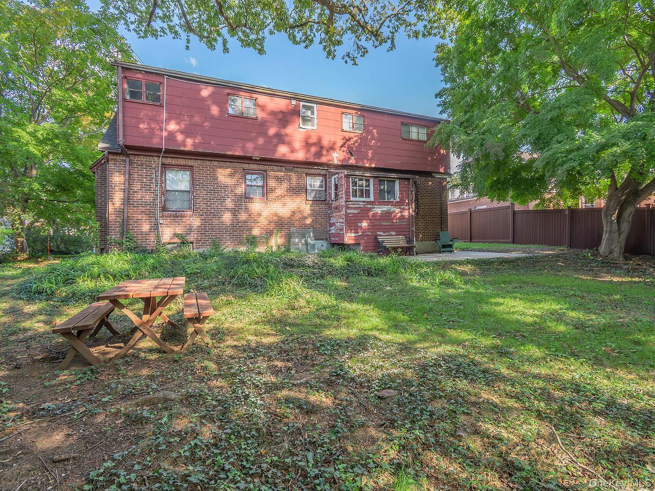 19 Plymouth Drive S – For Sale photo 7