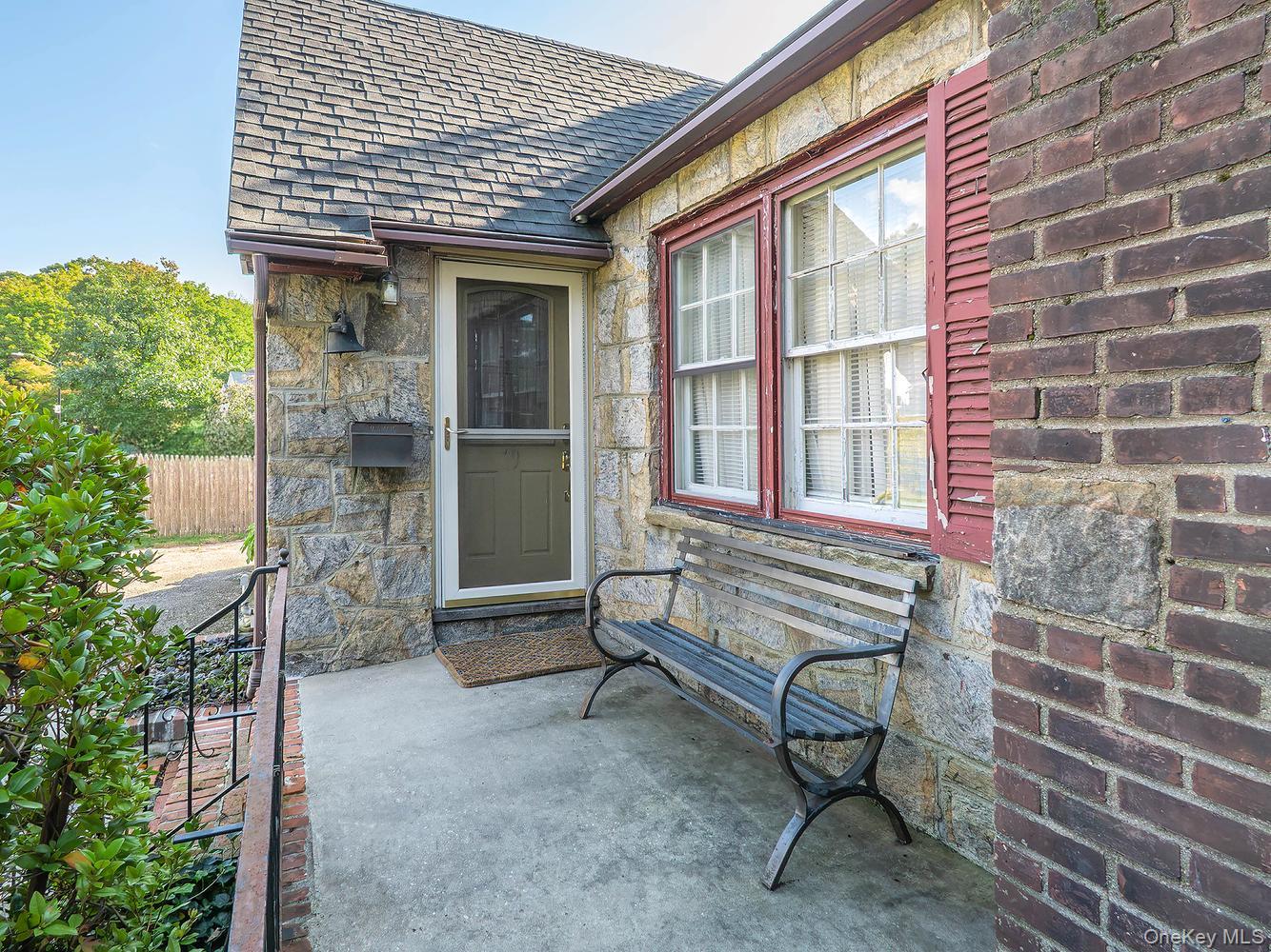 19 Plymouth Drive S – For Sale photo 4