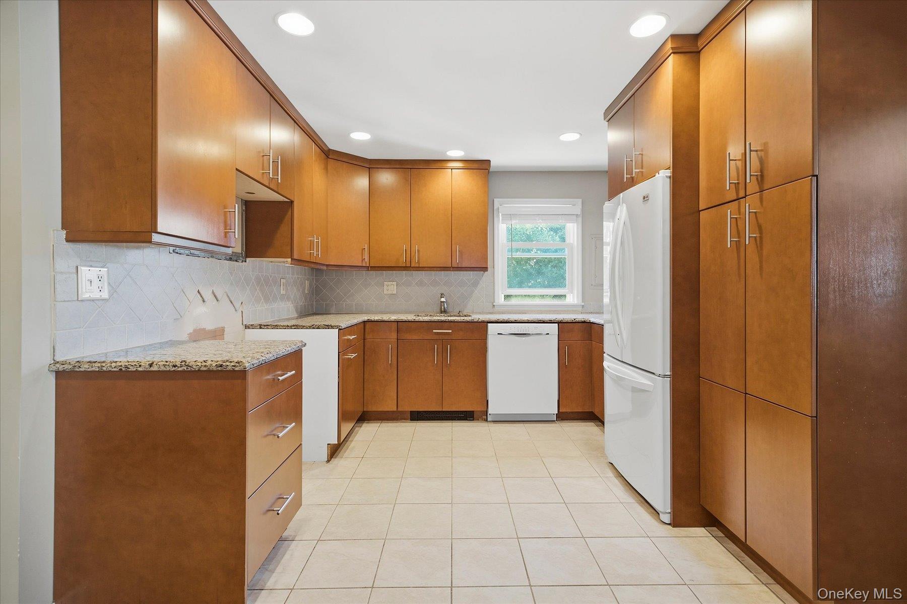 129 Arlyn Drive W – For Sale photo 22