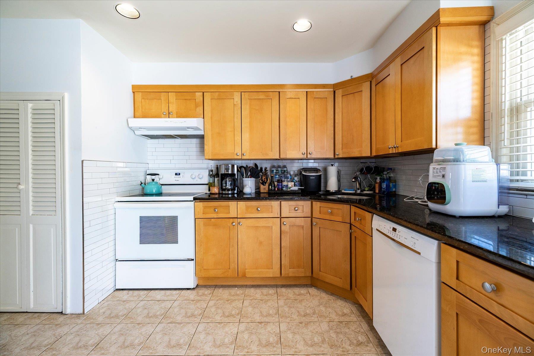 129 Arlyn Drive W – For Sale photo 8