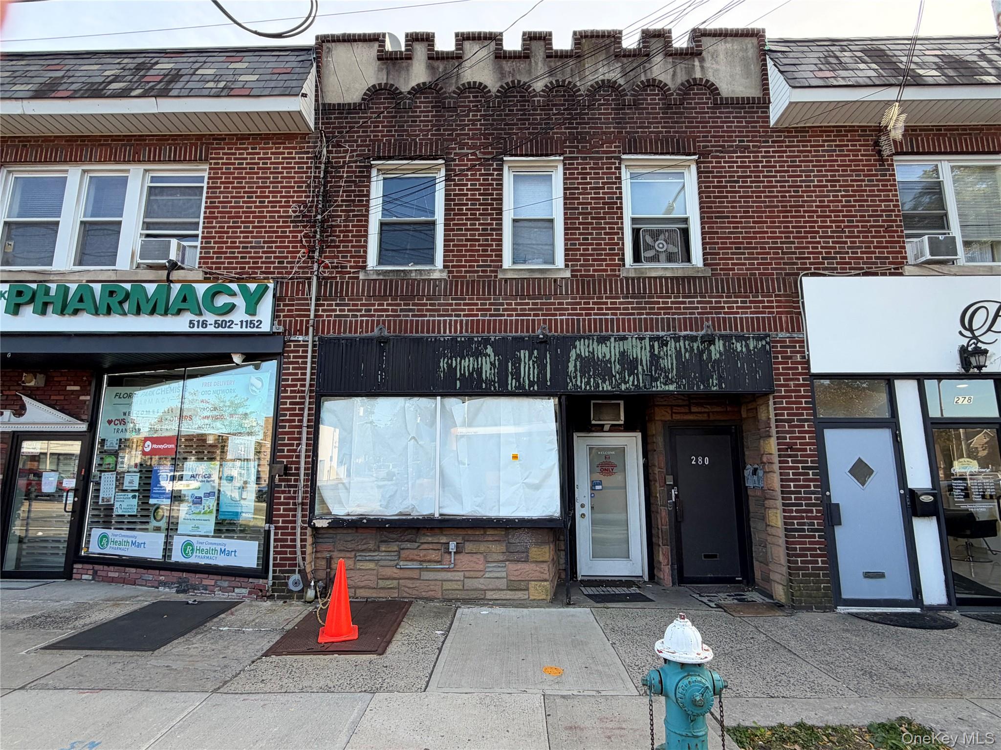 3 Nassau Boulevard – For Sale photo 4