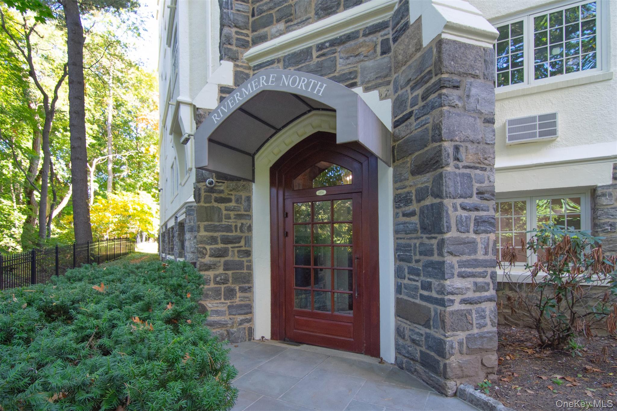 1 Rivermere, Unit 5G photo 3