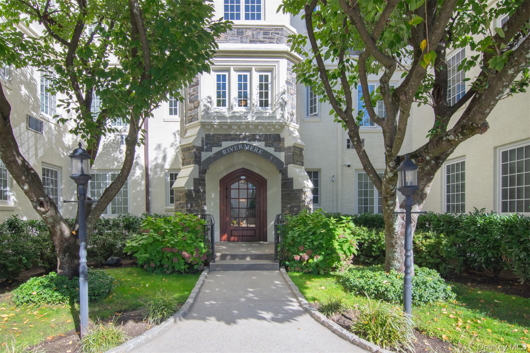 1 Rivermere, Unit 5G photo 2