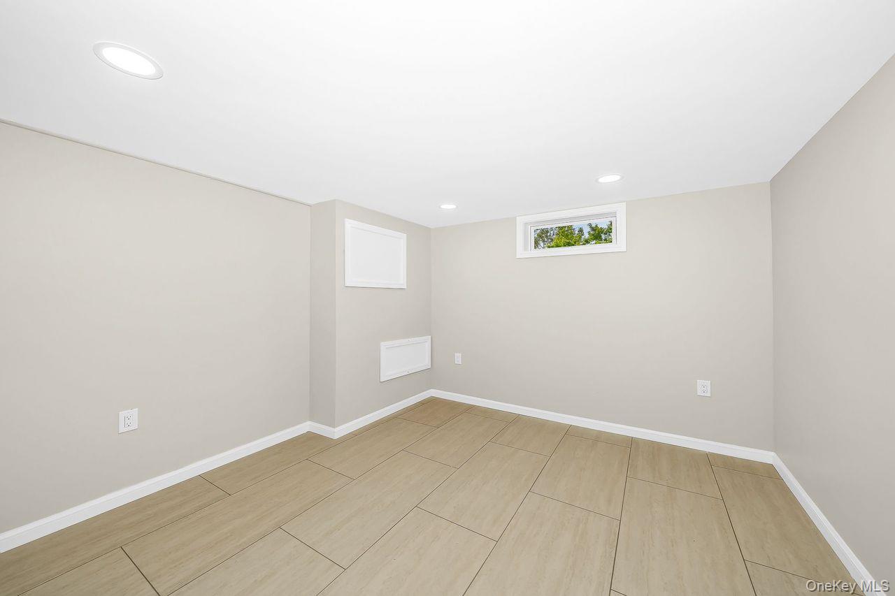 20 Ford Drive S – For Sale photo 29