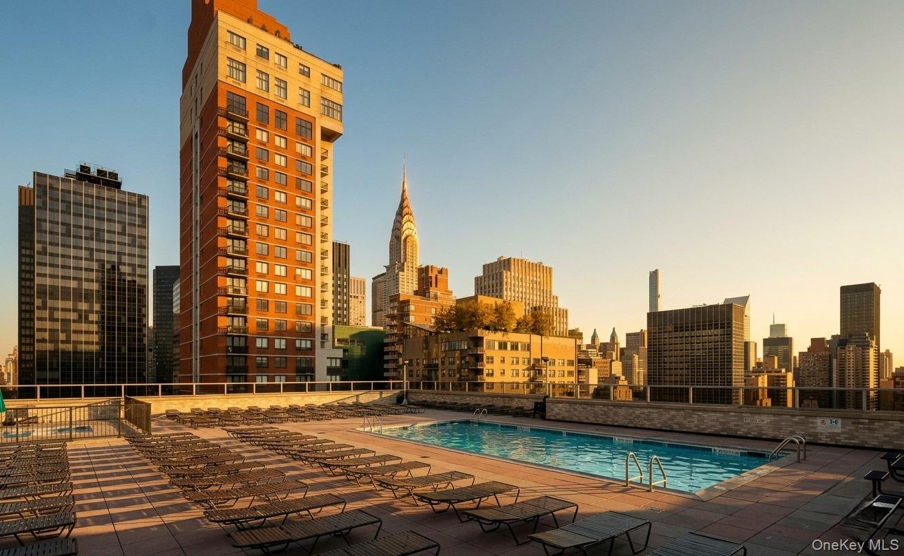 300 E 40th Street, Unit 12E photo 8
