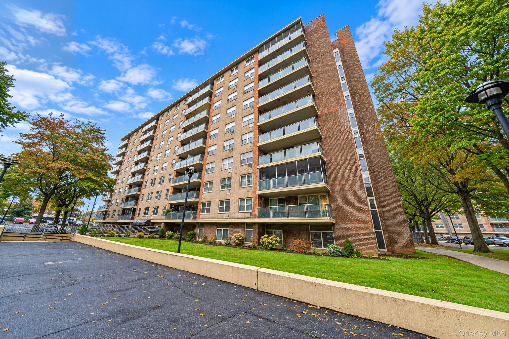 400 Cozine Avenue, Unit 1J
