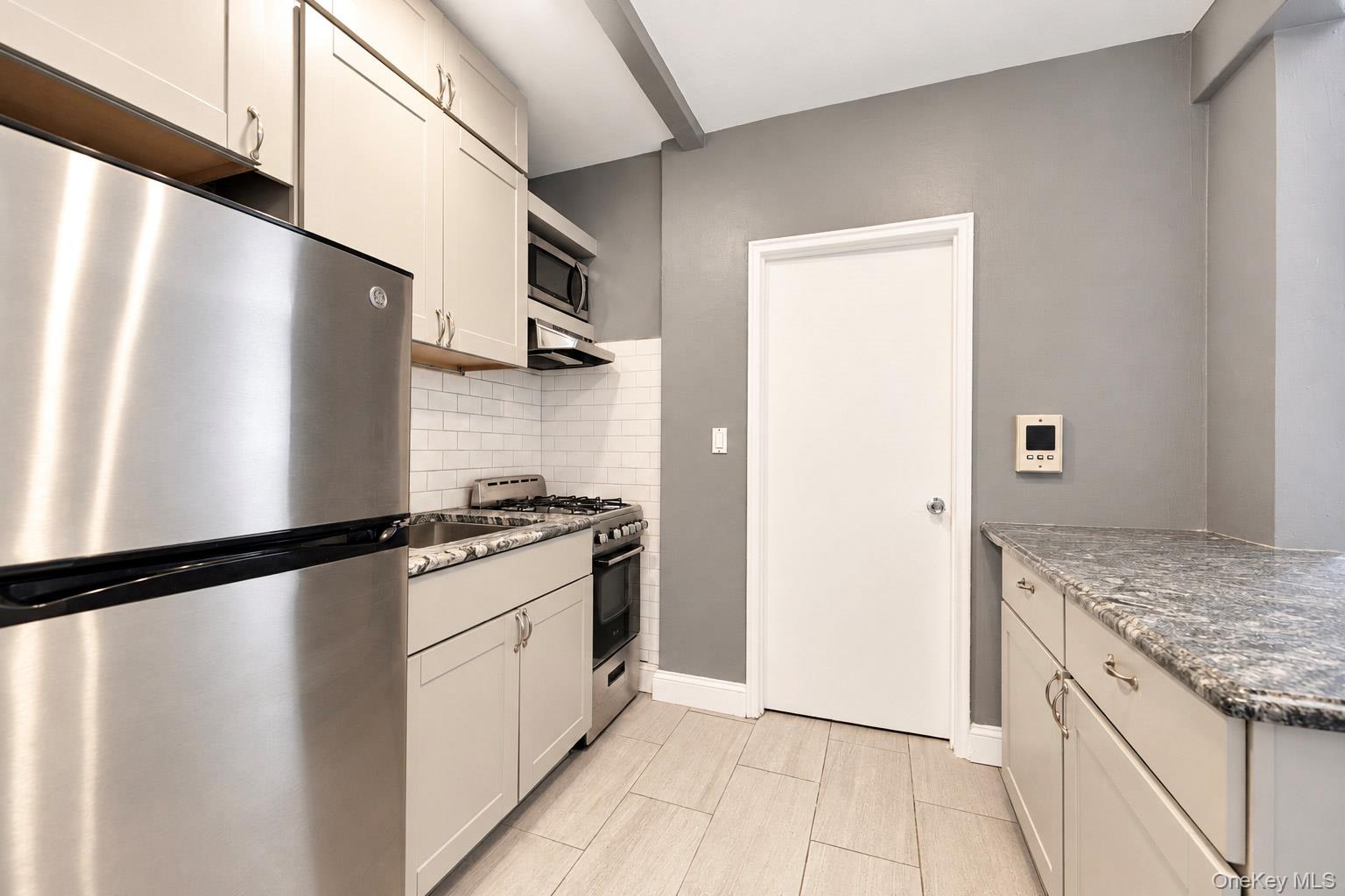 754 Bronx River Road, Unit B54 photo 4