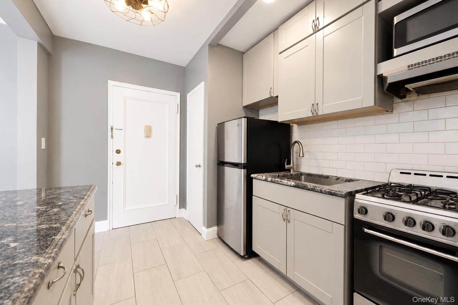 754 Bronx River Road, Unit B54 photo 5