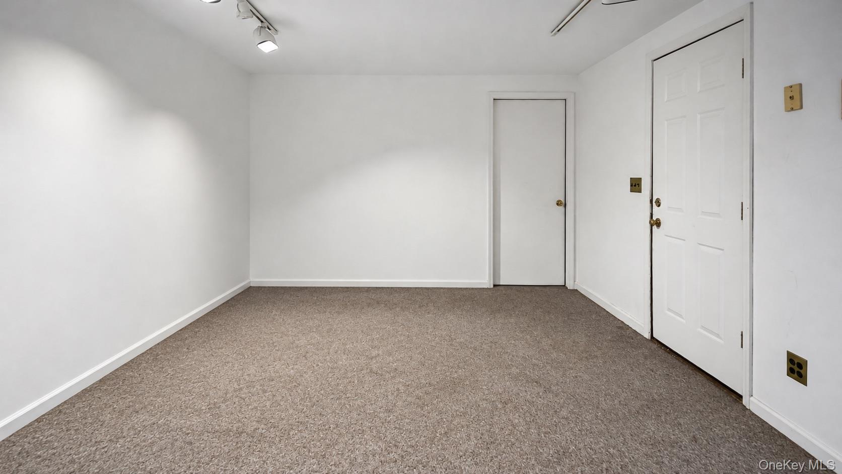 17 Kent Road – For Sale photo 28