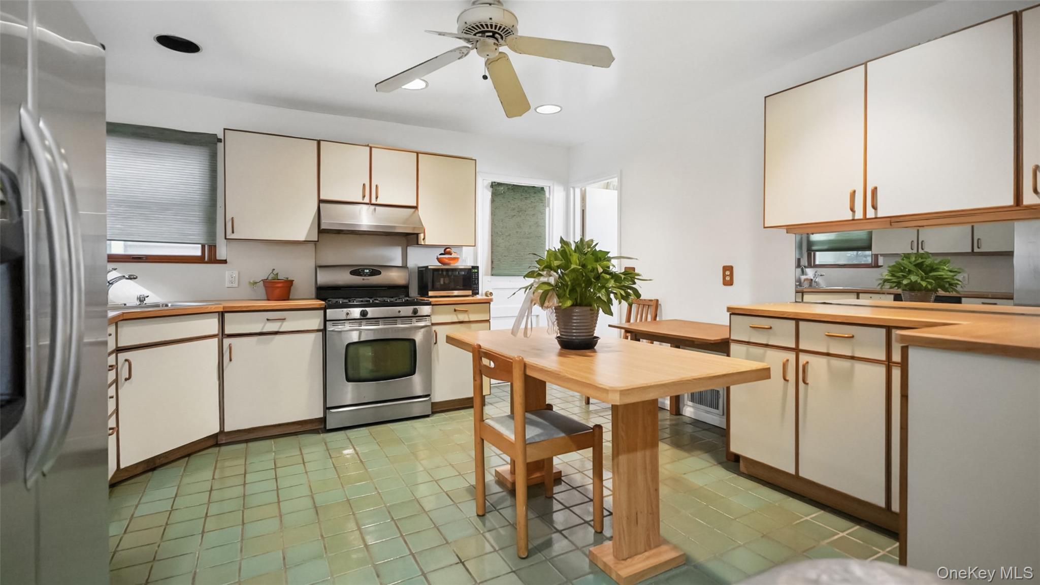 17 Kent Road – For Sale photo 2
