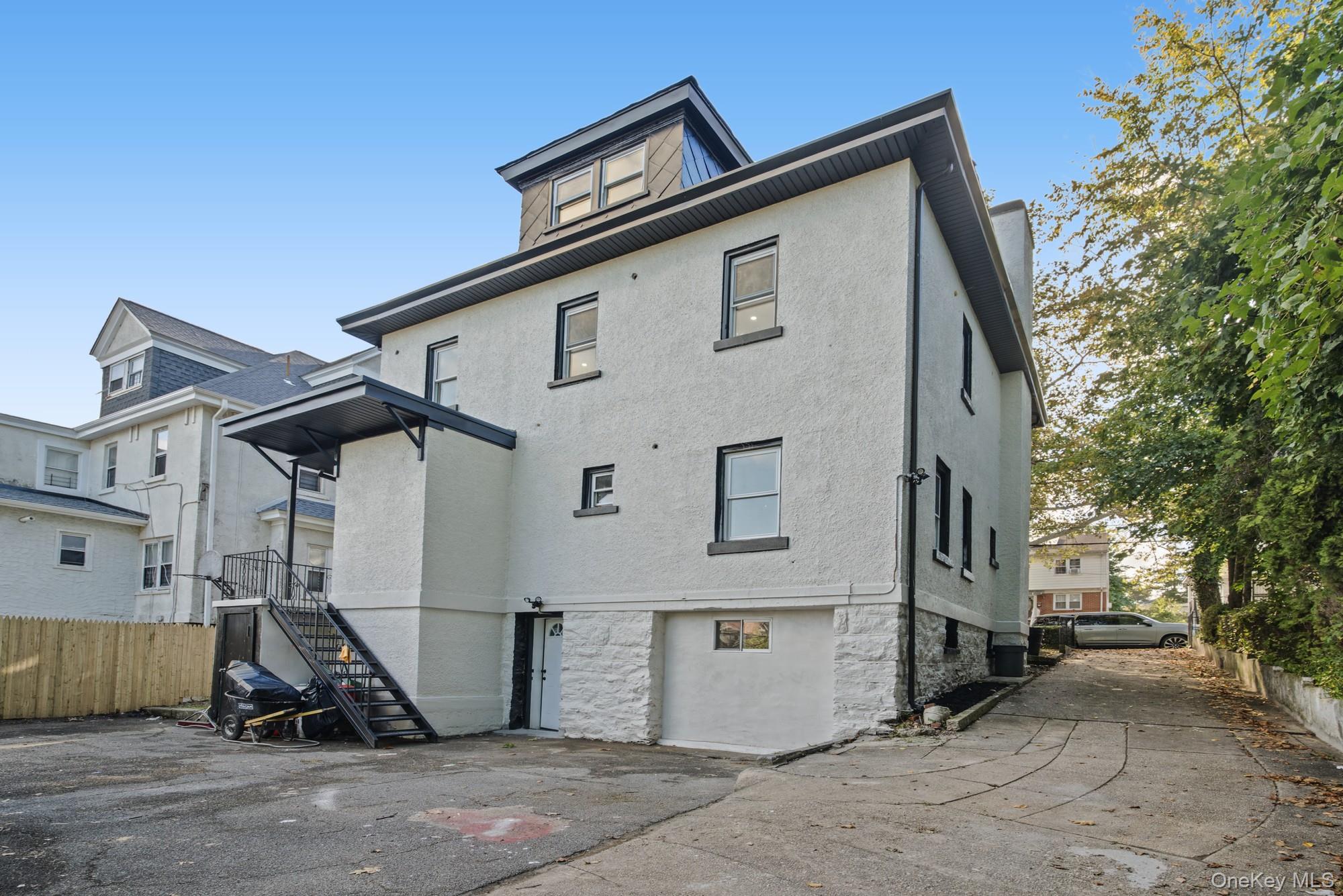 639 S 5th Avenue – For Sale photo 2