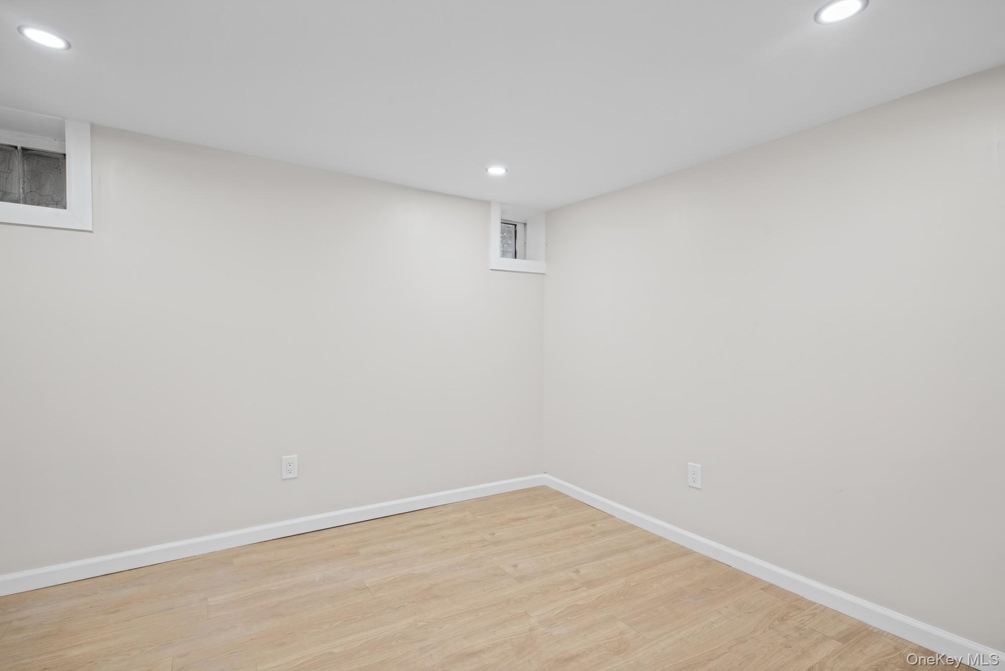 639 S 5th Avenue – For Sale photo 16
