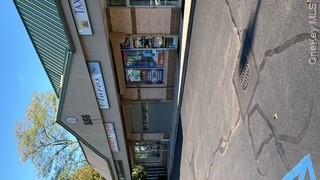 556 Suffolk Avenue, Unit Unit B photo 2