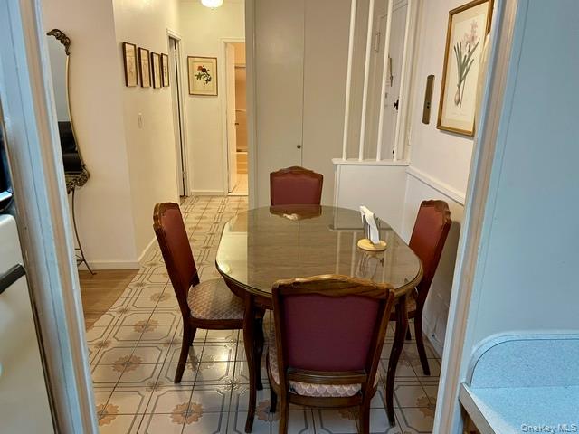 52-30 39 Drive, Unit 3J photo 3