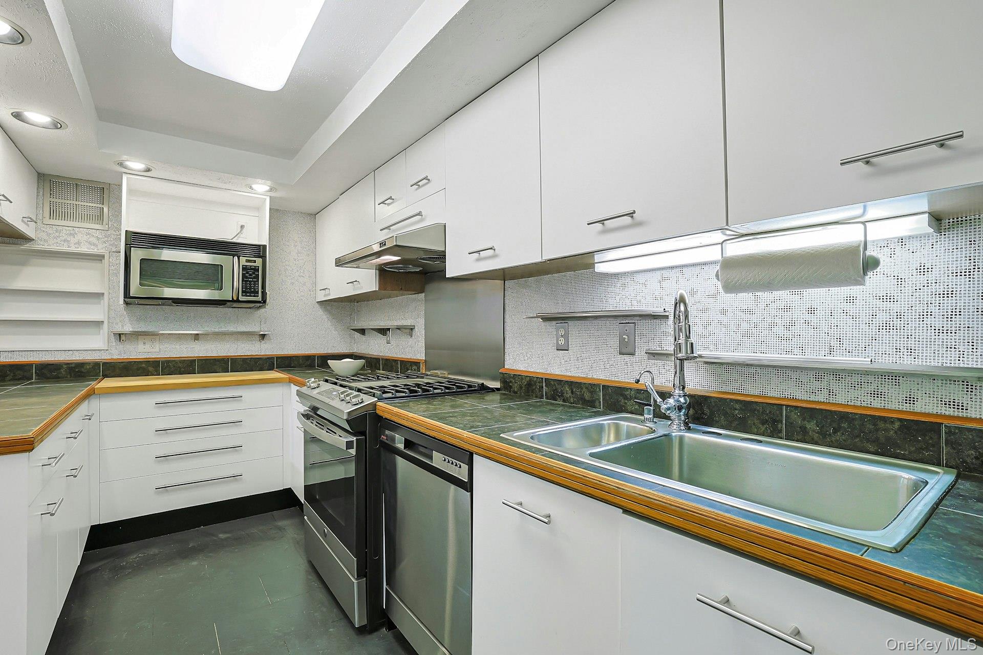 1270 North Avenue, Unit 5L 6L photo 7