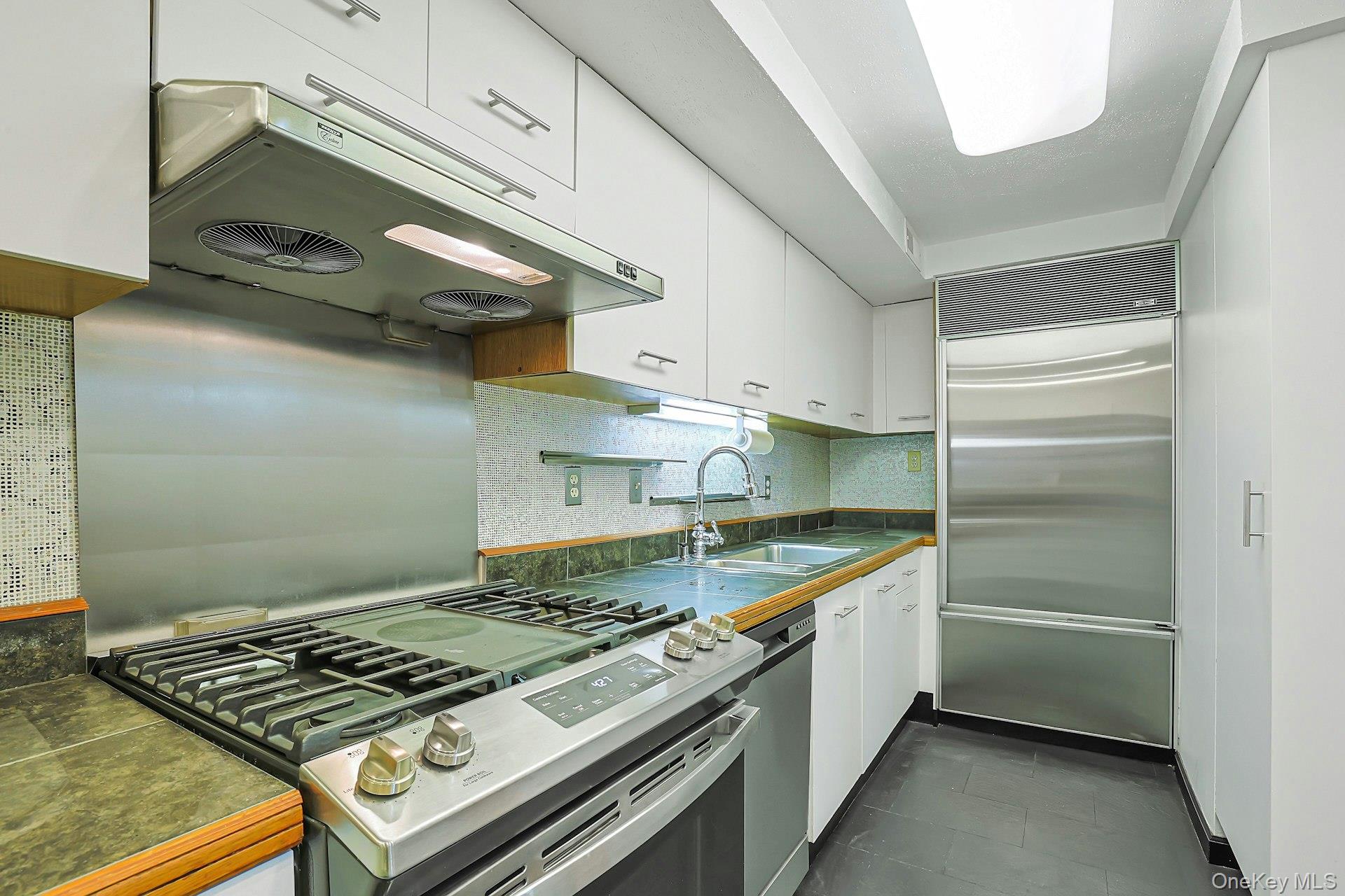 1270 North Avenue, Unit 5L 6L photo 6