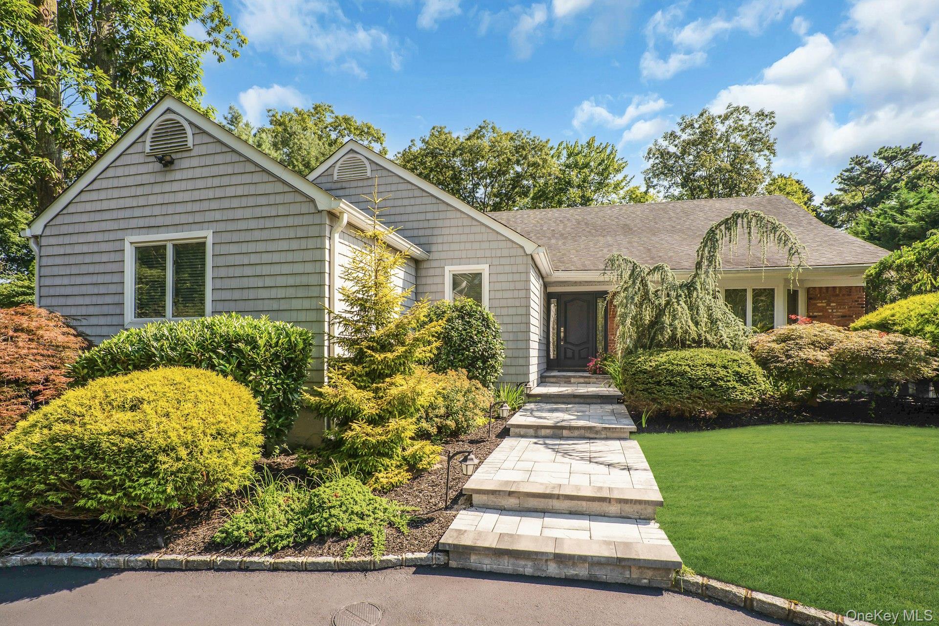 33 McCulloch Drive – For Sale