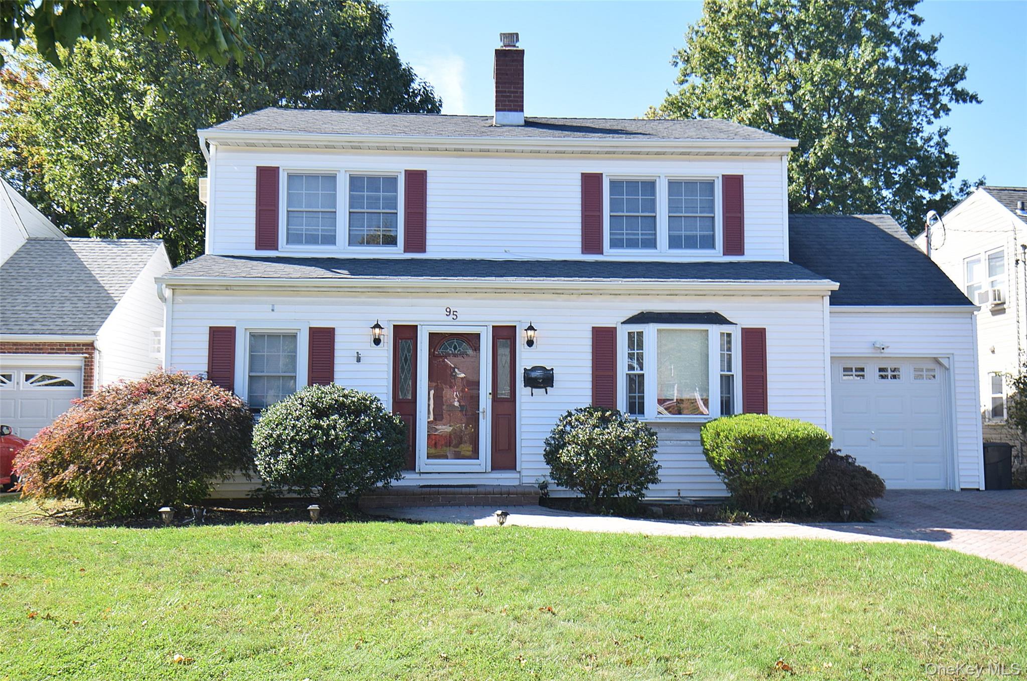 95 Krug Place – For Sale photo 2