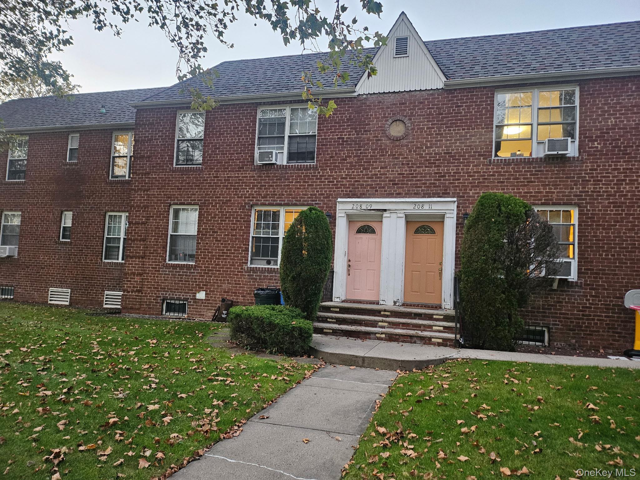 208-09 41 Avenue, Unit 1 photo 2
