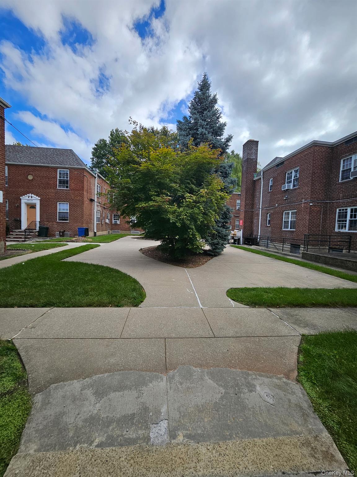 208-09 41 Avenue, Unit 1 photo 10
