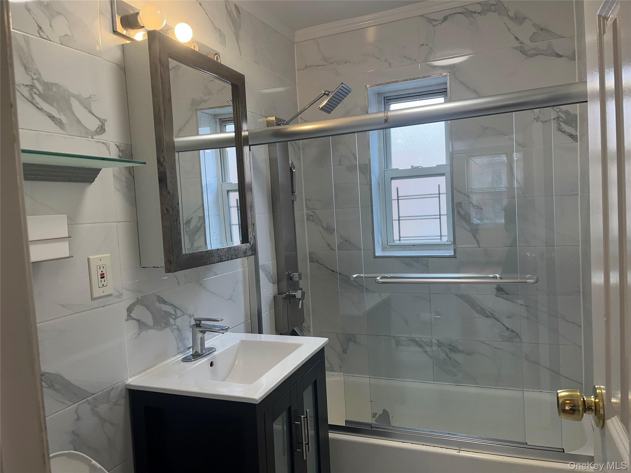 208-09 41 Avenue, Unit 1 photo 7