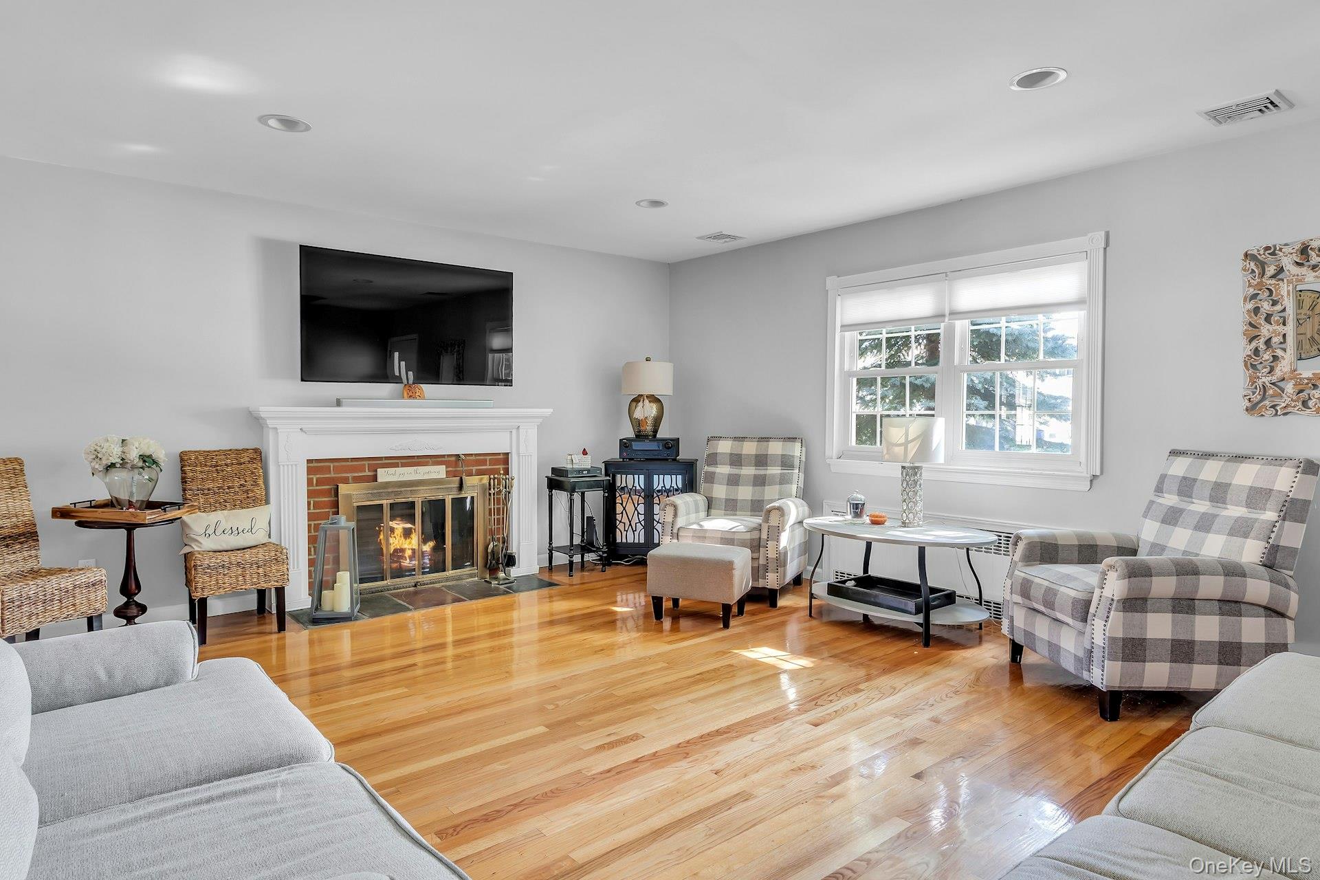 153 N Hickory Street – For Sale photo 4