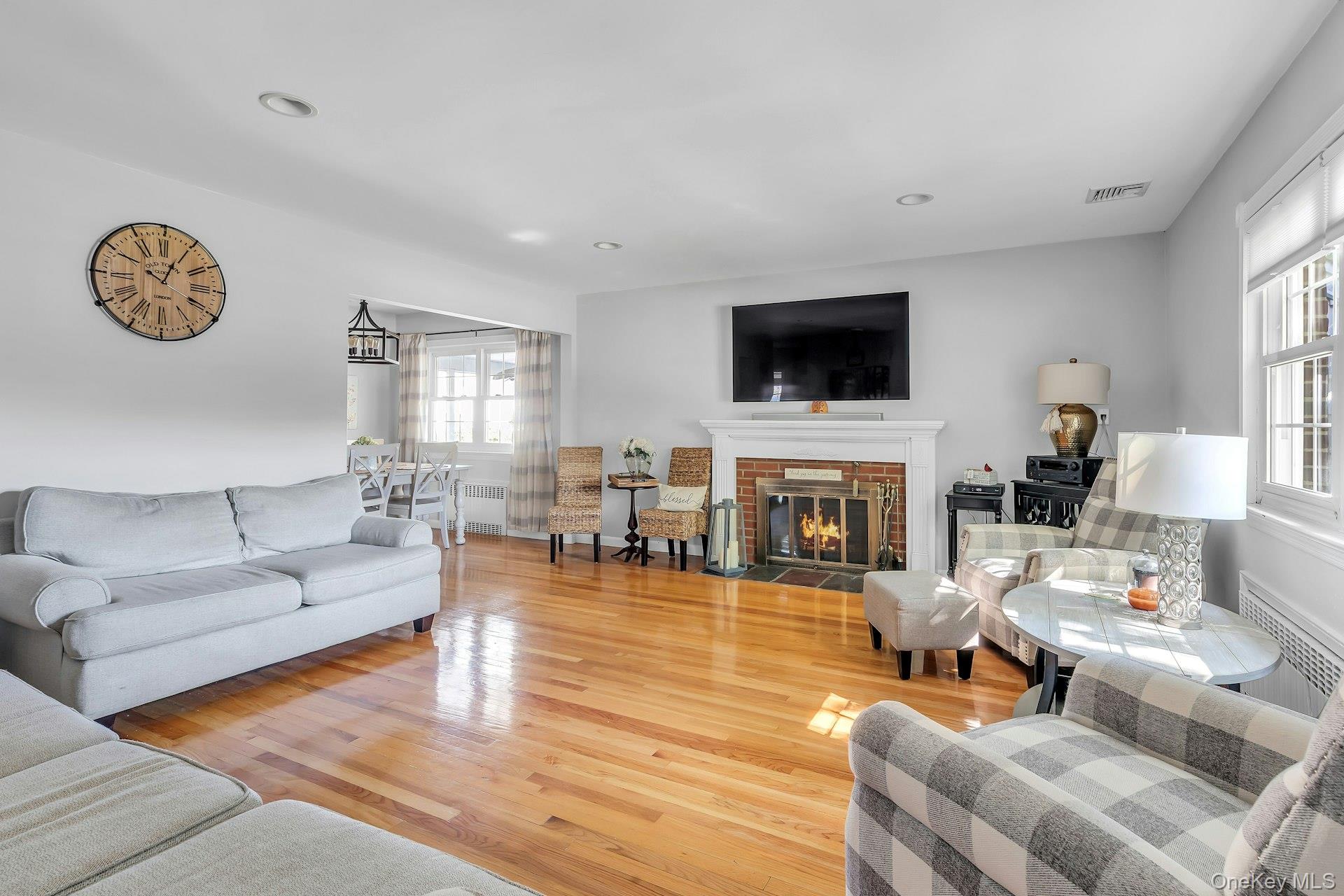 153 N Hickory Street – For Sale photo 3