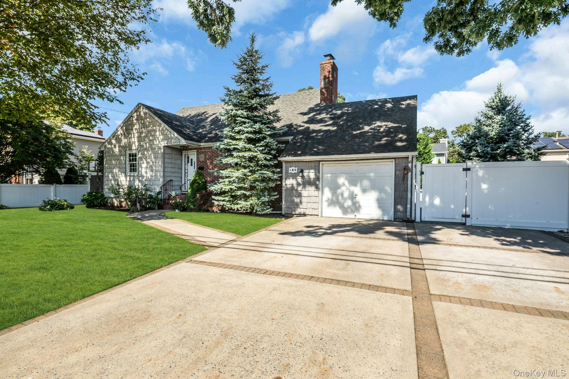 153 N Hickory Street – For Sale photo 2