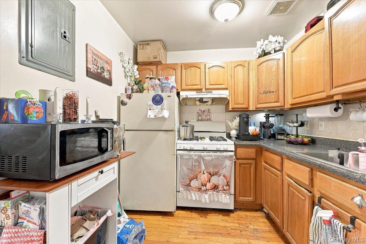 1174 Union Avenue – For Sale photo 9