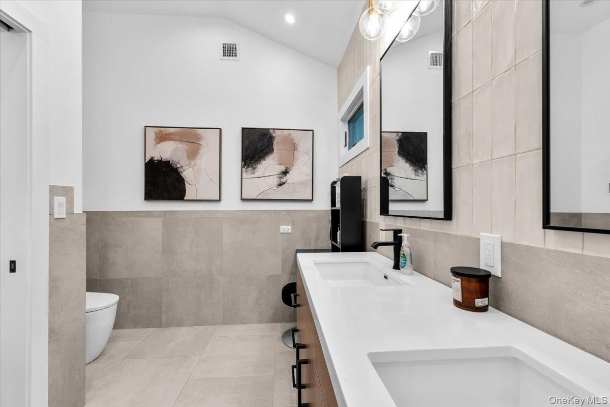 12 Madison Place – For Rent photo 20