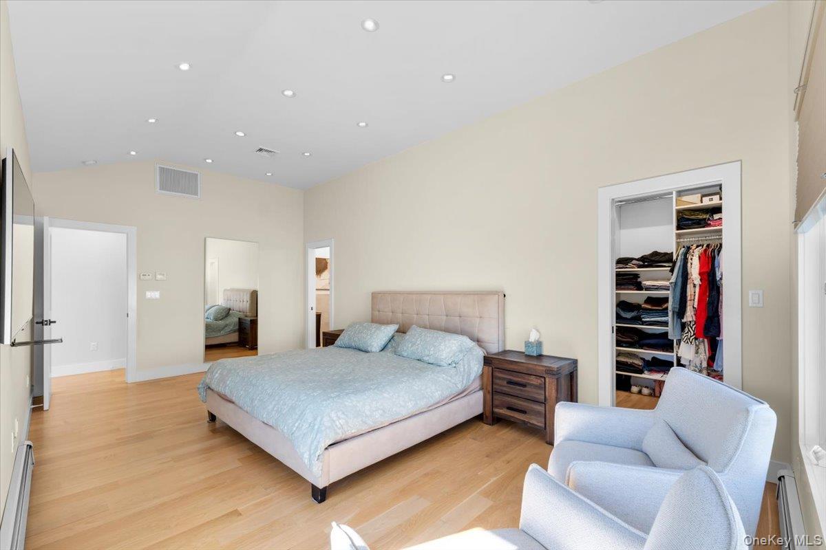 12 Madison Place – For Rent photo 17