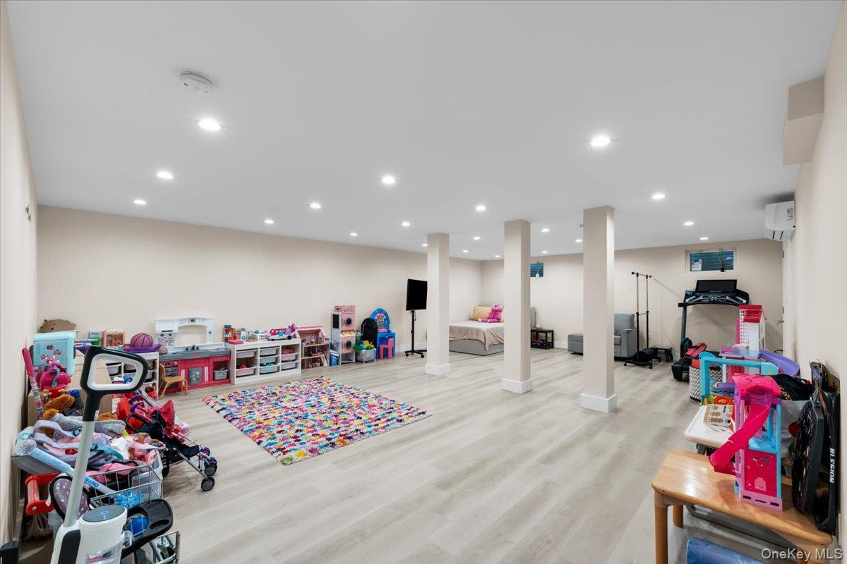 12 Madison Place – For Rent photo 26