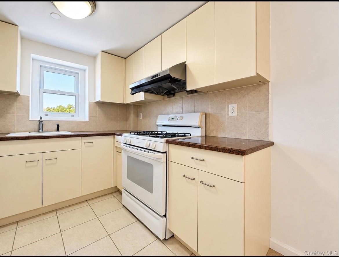 63-47 Booth Street, Unit 6B photo 6