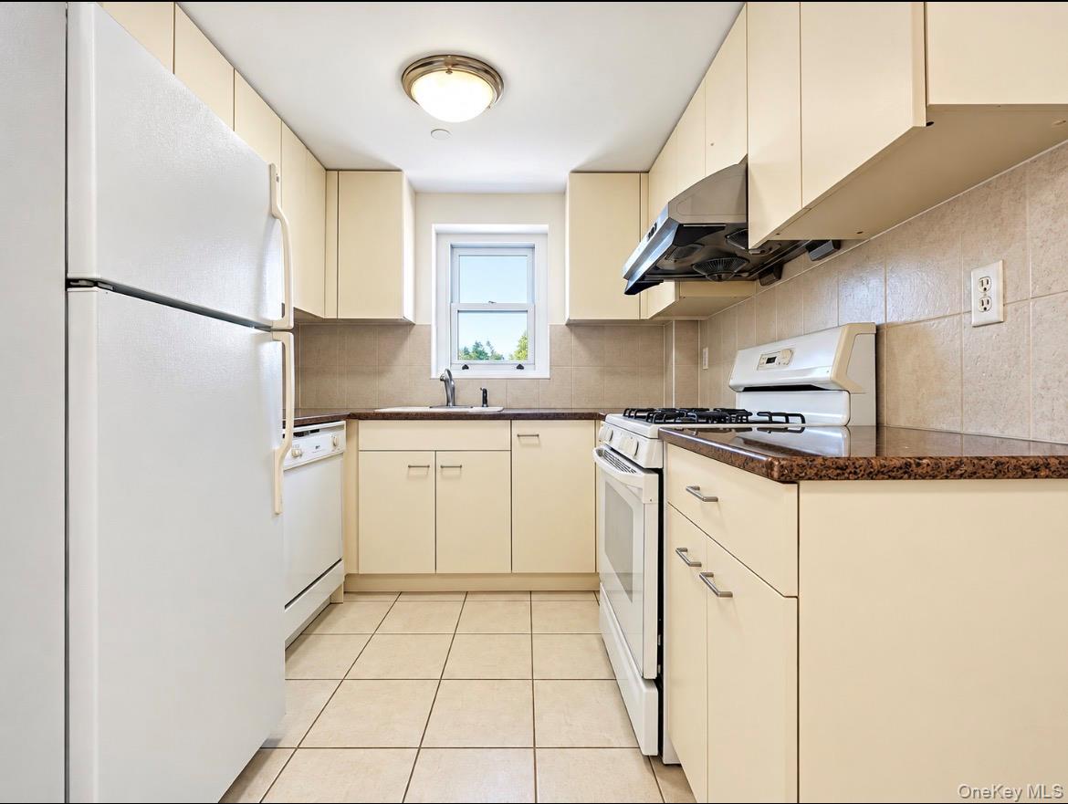 63-47 Booth Street, Unit 6B photo 5
