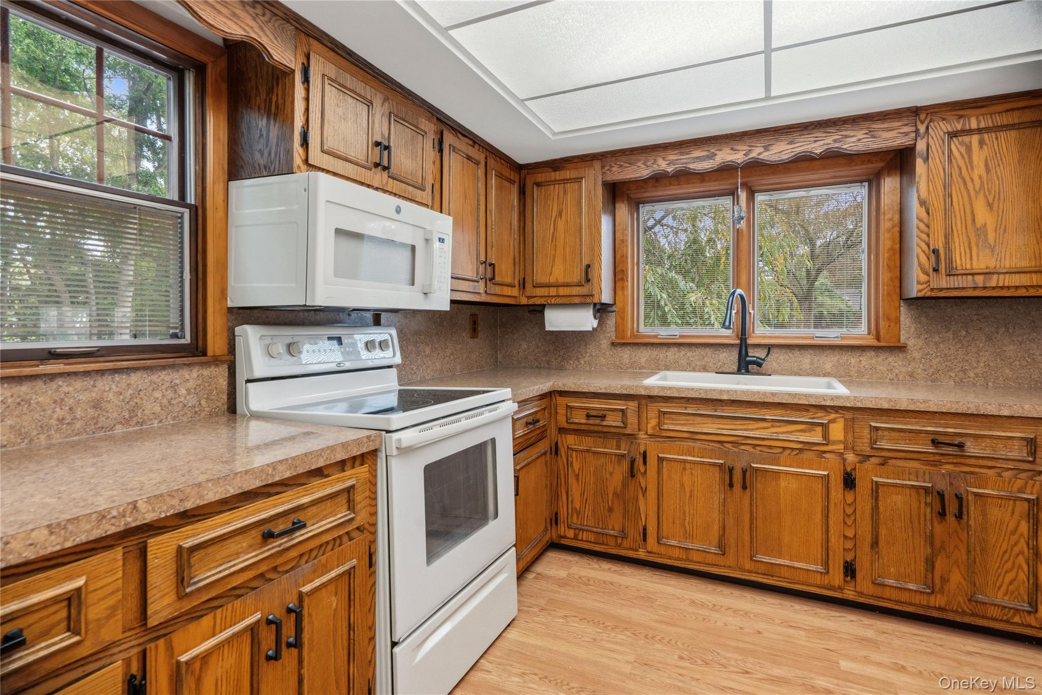 77 E Woodside Avenue – For Sale photo 9