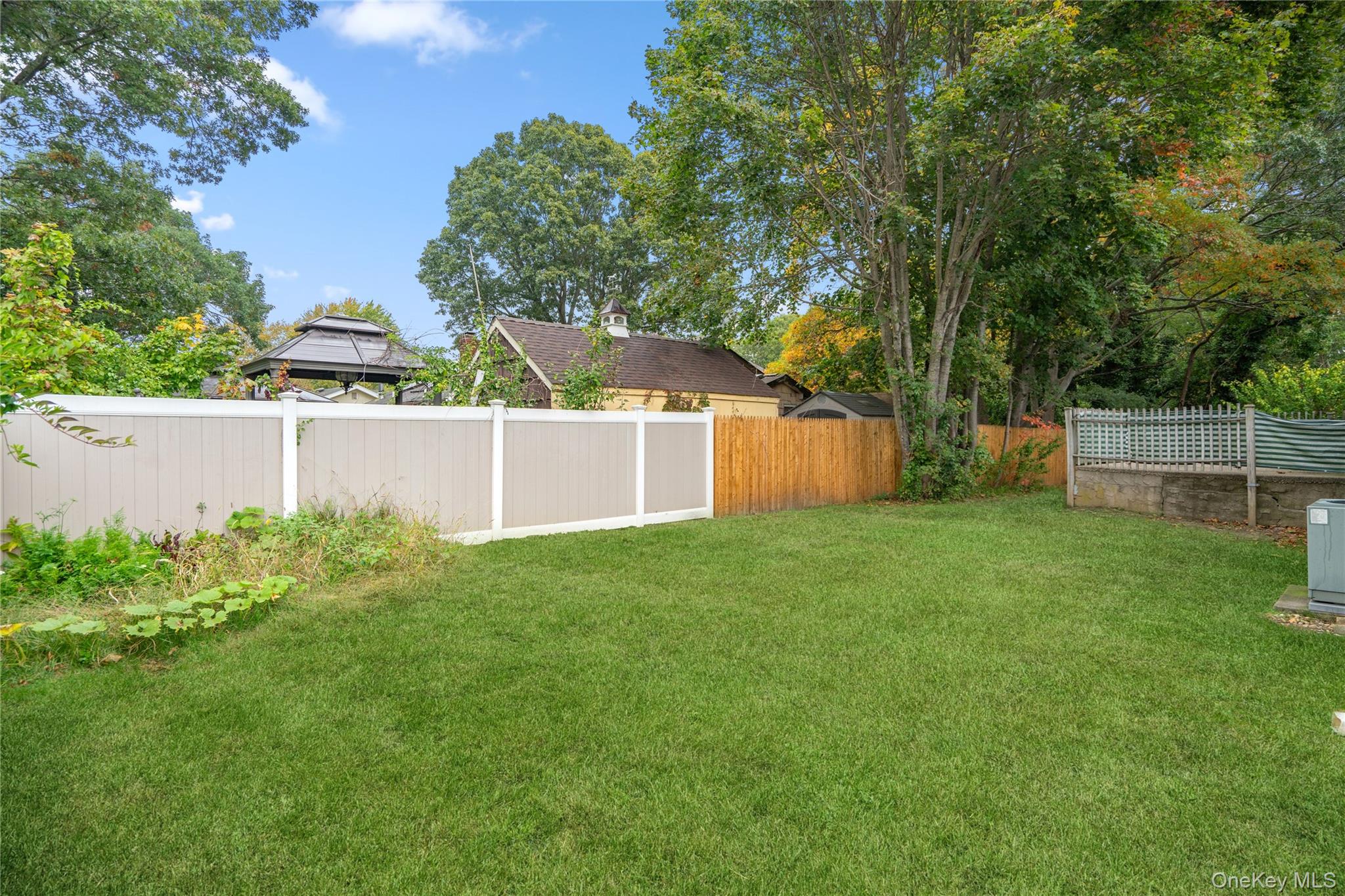 77 E Woodside Avenue – For Sale photo 27