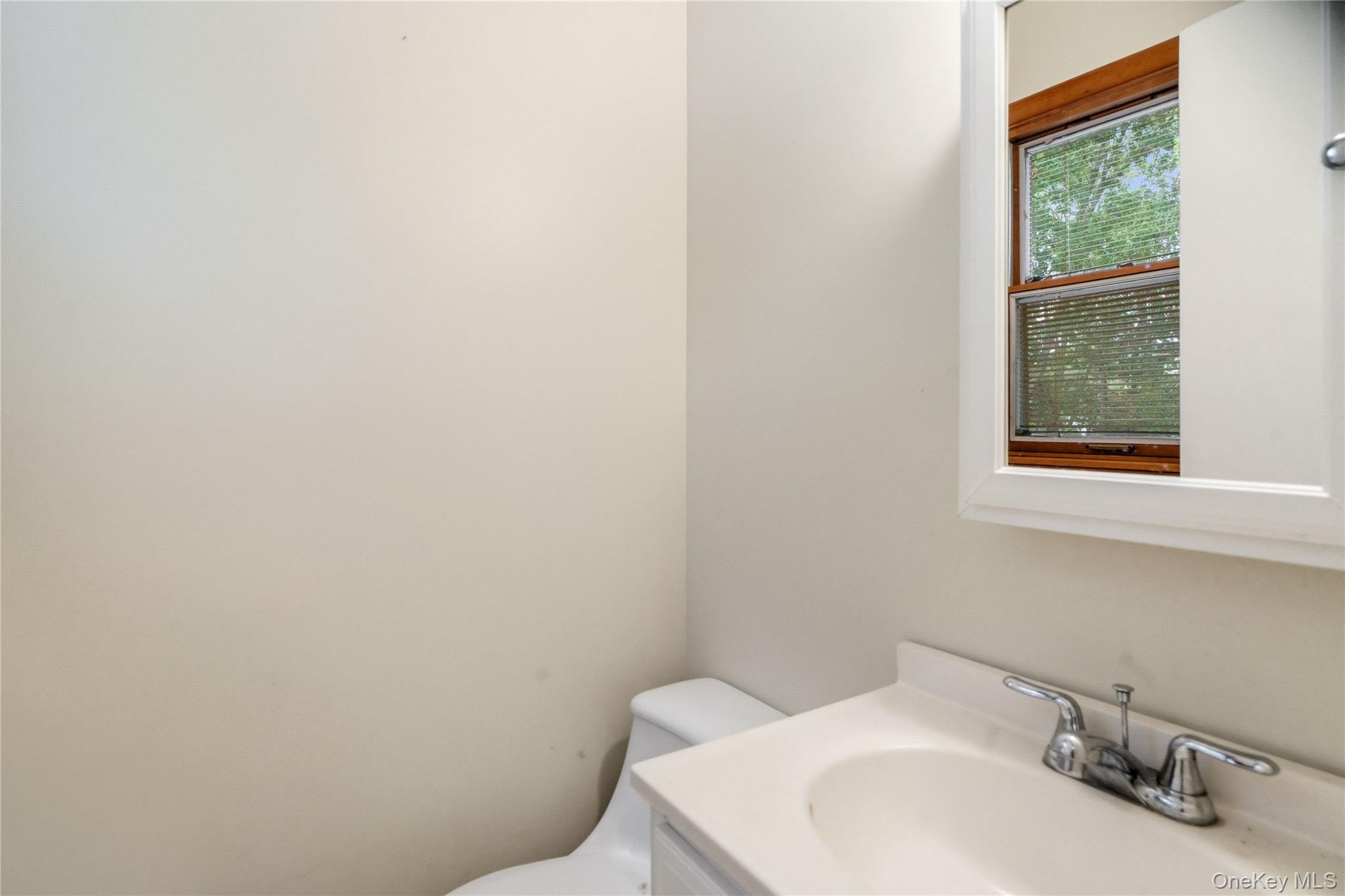 77 E Woodside Avenue – For Sale photo 22