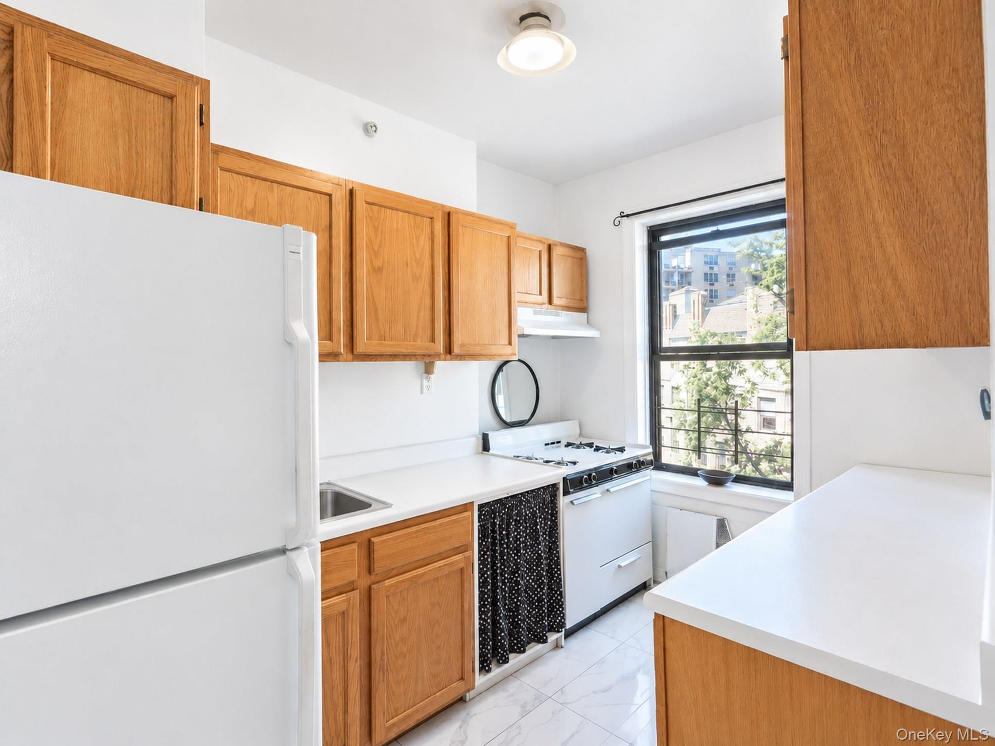 3390 Wayne Avenue, Unit G61 photo 5